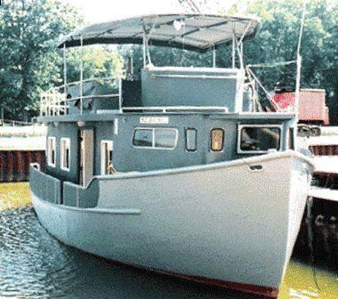 Trawler - Custom Hull Houseboat