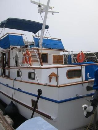 Tri - Davis Defever 42ft -Cabin