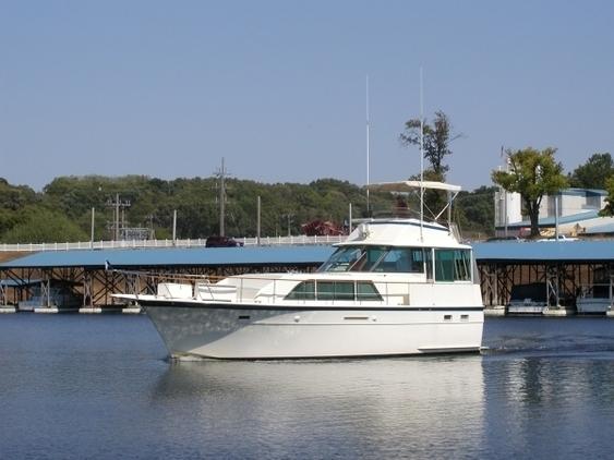 Tri - Hatteras Cabin Motor Yacht