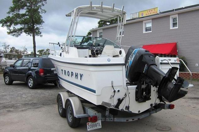 Trophy - 2101 Bay Boat
