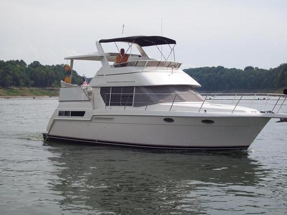 Carver - 355 Motor Yacht