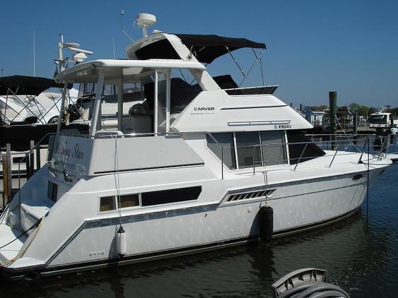 Carver - 355 Motoryacht