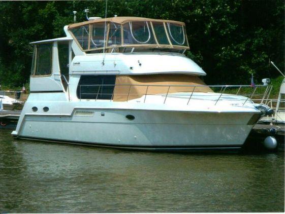 Carver - 406 Motor Yacht *Fresh Water*
