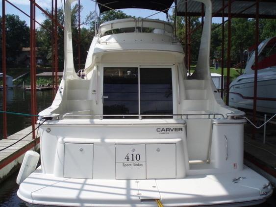 Carver - 410 Sport Sedan