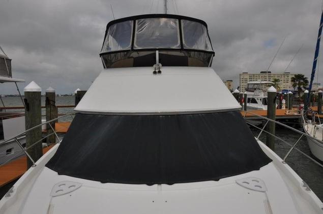 Carver - 43 MY cockpit motor yacht