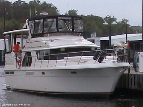 Carver - 440 Motor Yacht