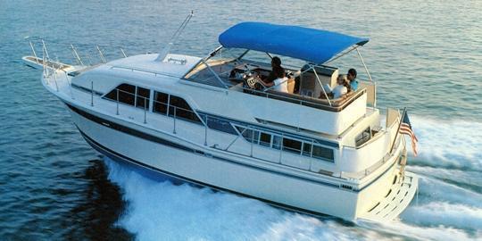 Catalina - Chris Craft 350 Double Cabin