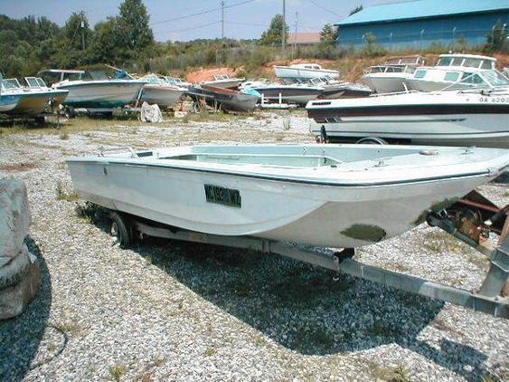Chrysler - 14 Stick Steer Fishing Boat