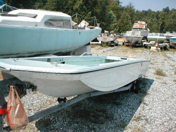 Chrysler - 14 Stick Steer Fishing Boat