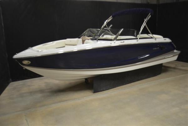 Cobalt Boats - A25