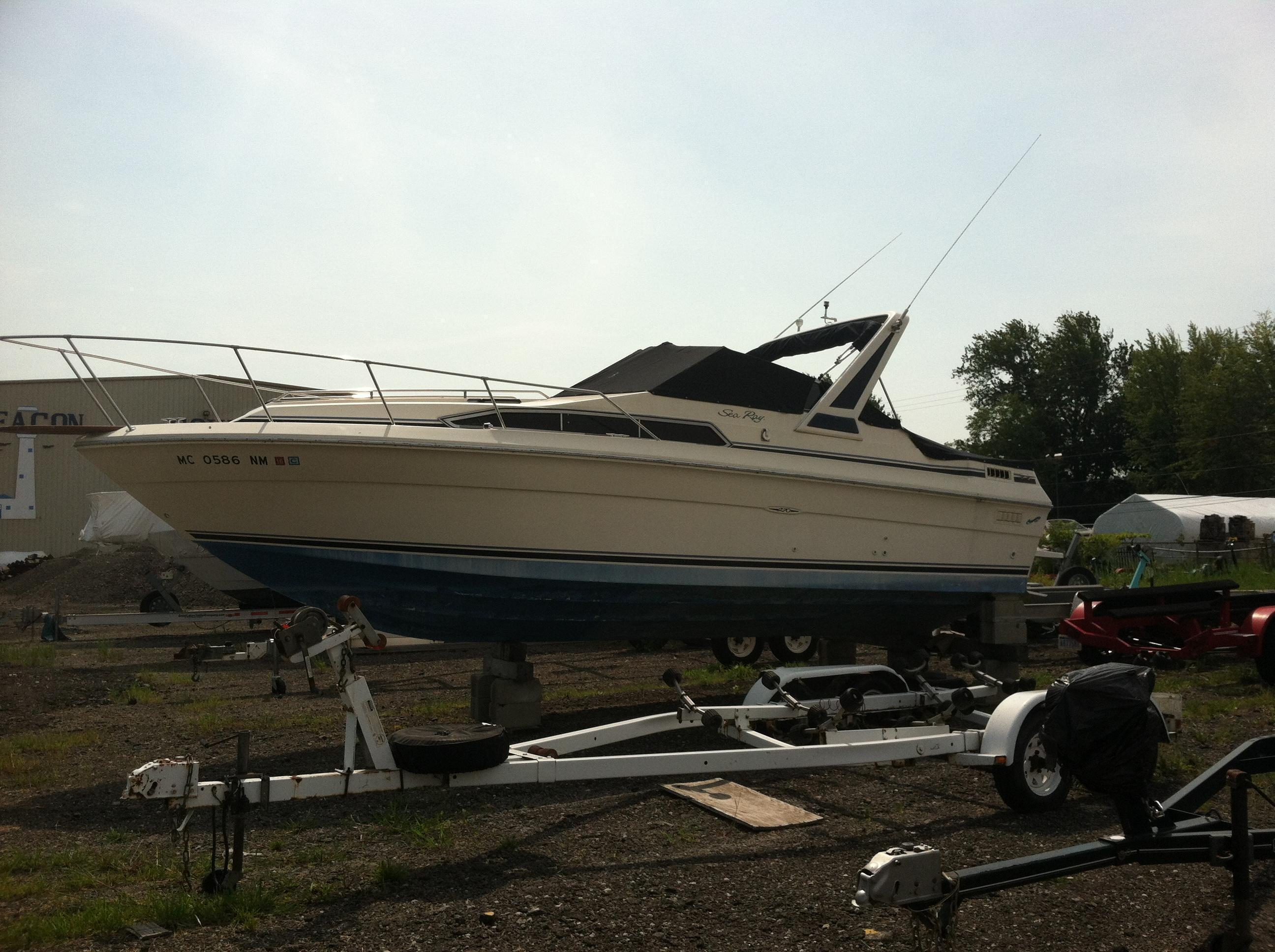 Sea Ray 270 Sundancer, Harrison Twn.