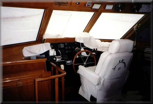 ANGEL MARINE Cockpit Motor Yacht, Tacoma