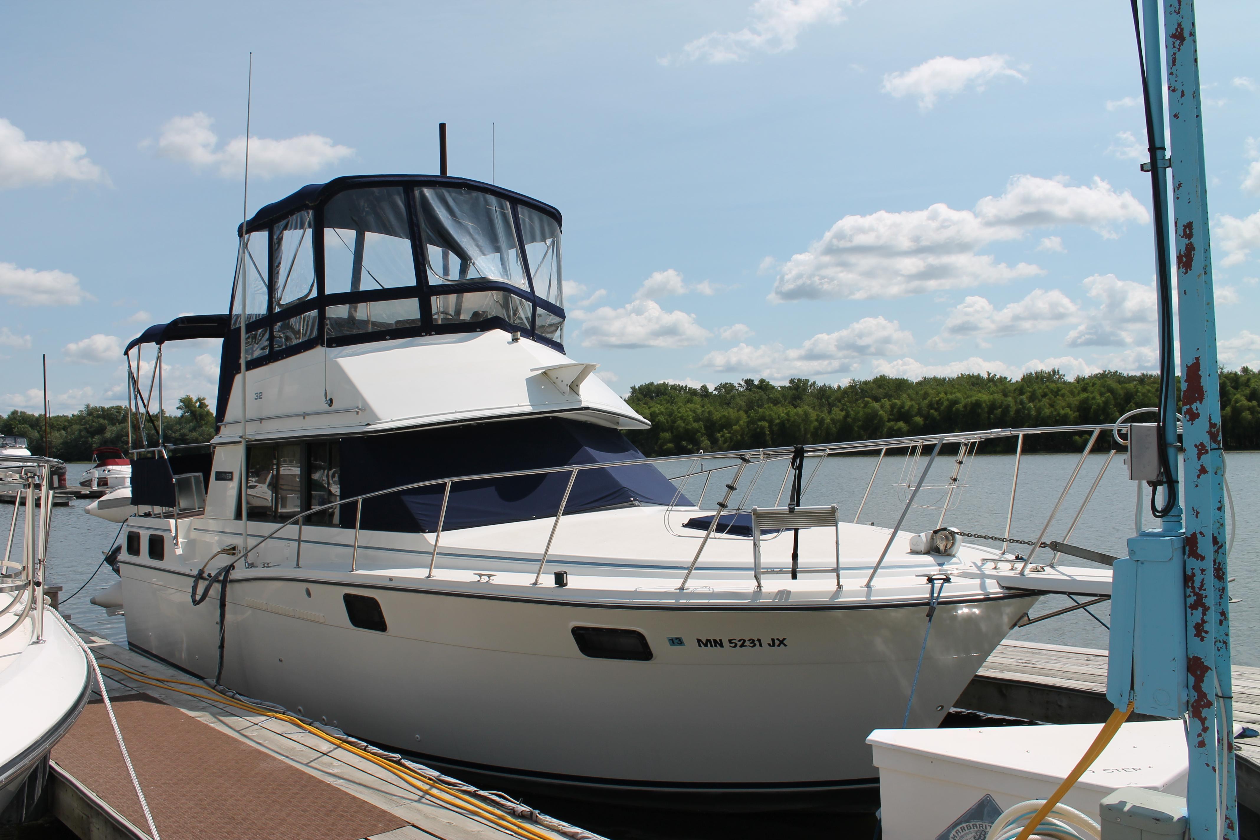 Carver 32 Aft Cabin, Hastings