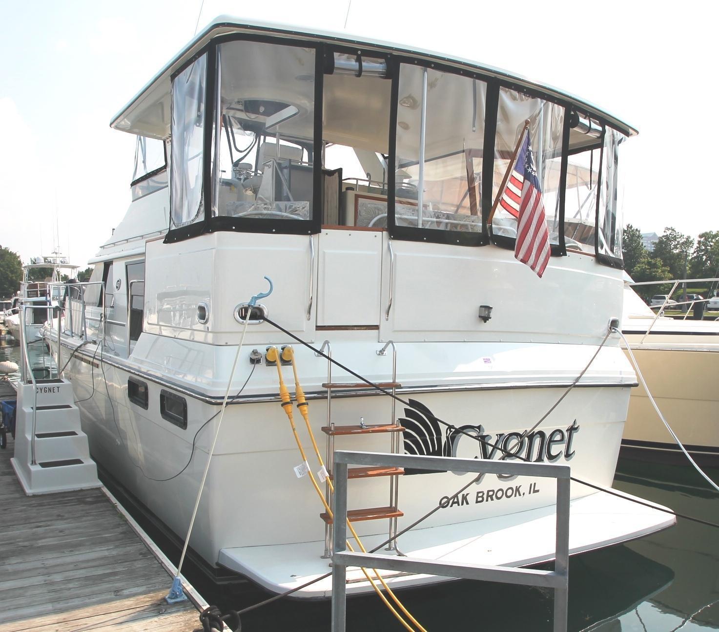 Carver 4207 Motor Yacht, Chicago