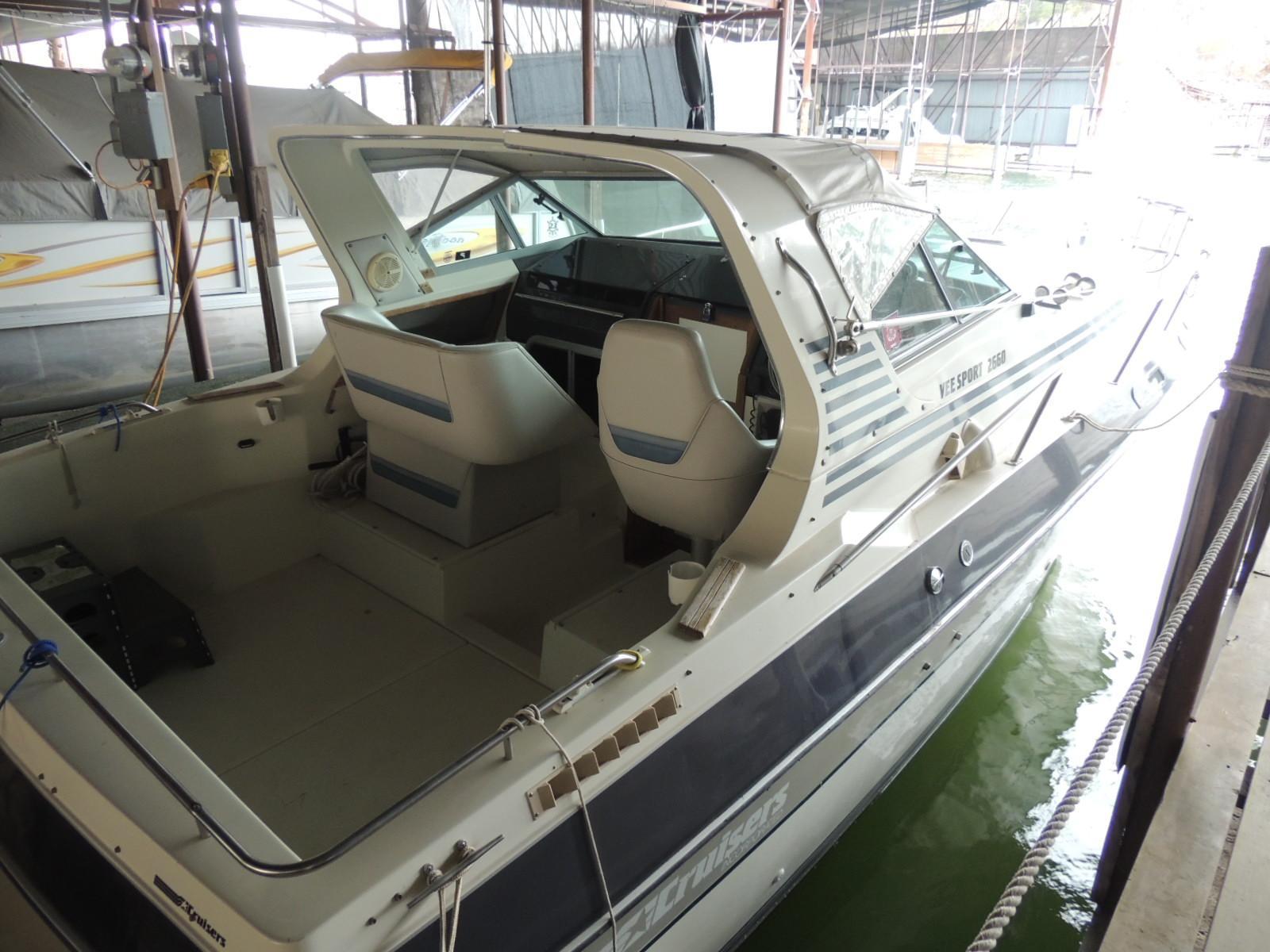 Cruisers Yachts Vee Sport 2660, Denison/Lake Texoma