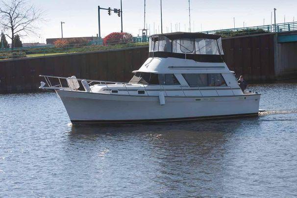 Mainship 36 Sedan, Fall River