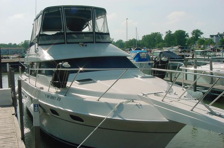 Silverton Motor Yacht, Port Clinton