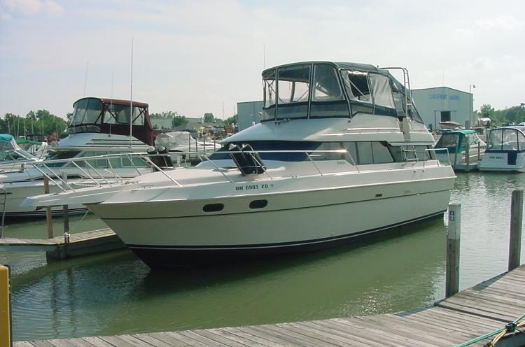 Silverton Motor Yacht, Port Clinton