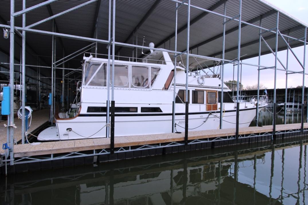 C & L Sea Ranger 52 Cockpit MY, Lenoir City