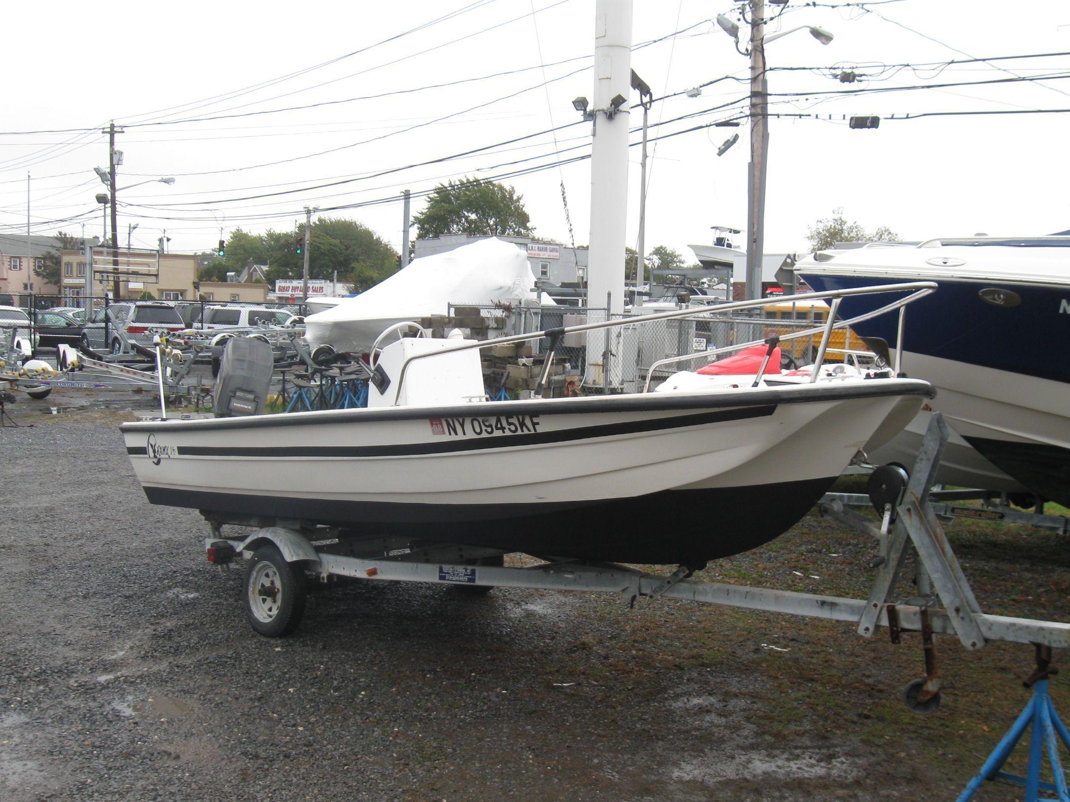 C Hawk 16 Center Console, Amityville