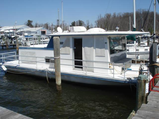 Gibson HOUSEBOAT, ANNAPOLIS / EDGEWATER