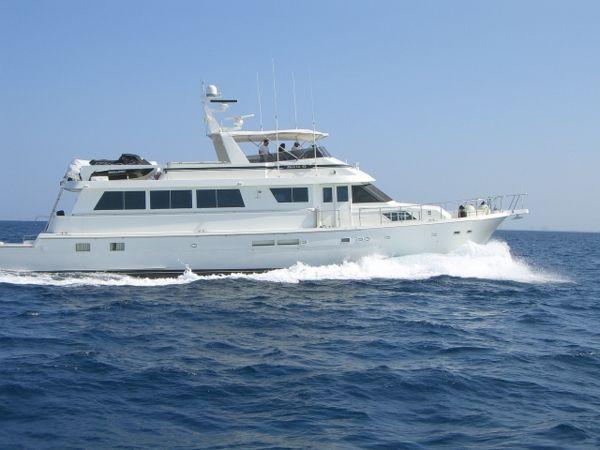 Hatteras Motoryacht, Aventura