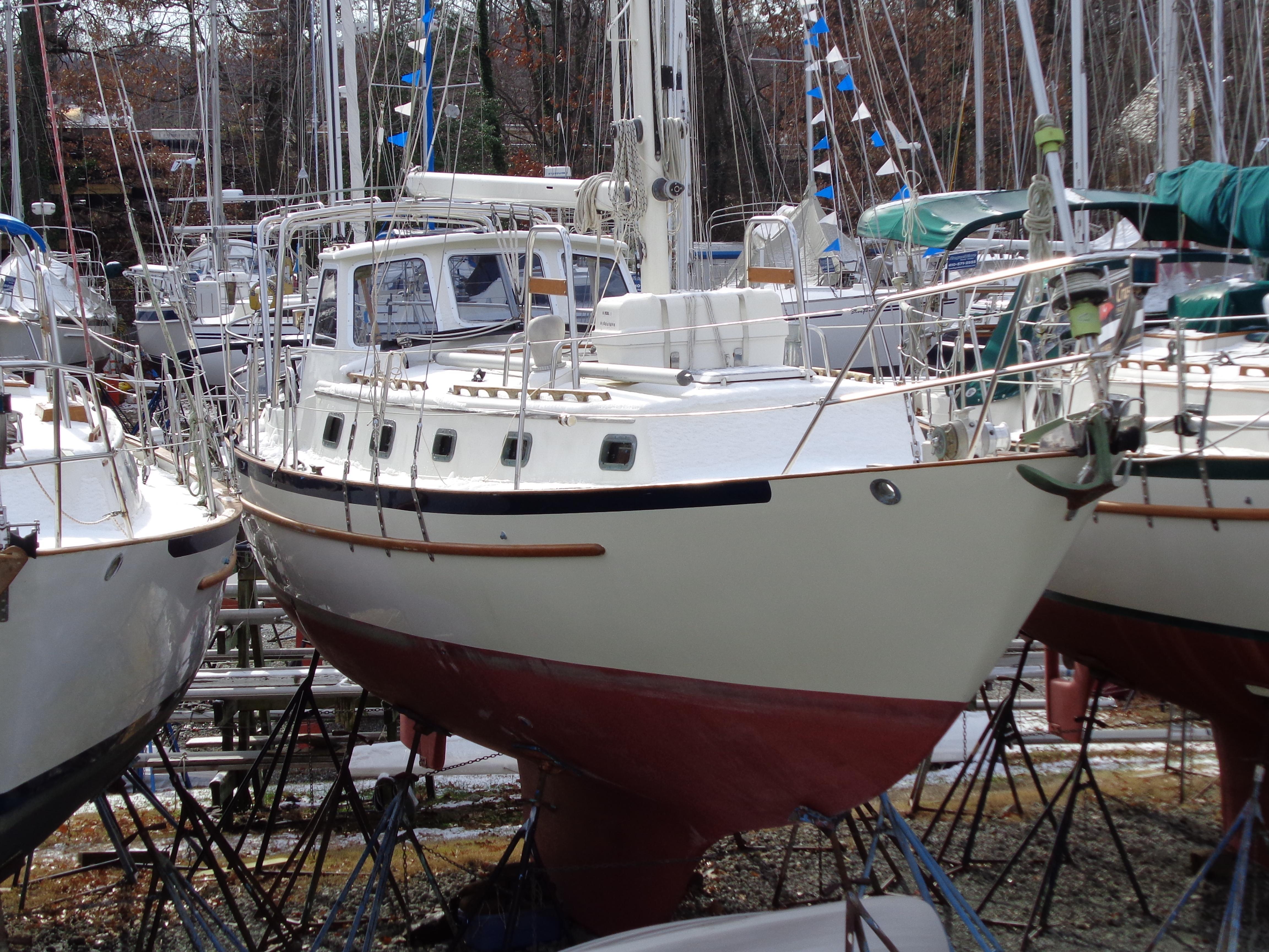 Pacific Seacraft/ Crealock- CUTTER --Fixed Dodger, Annapolis