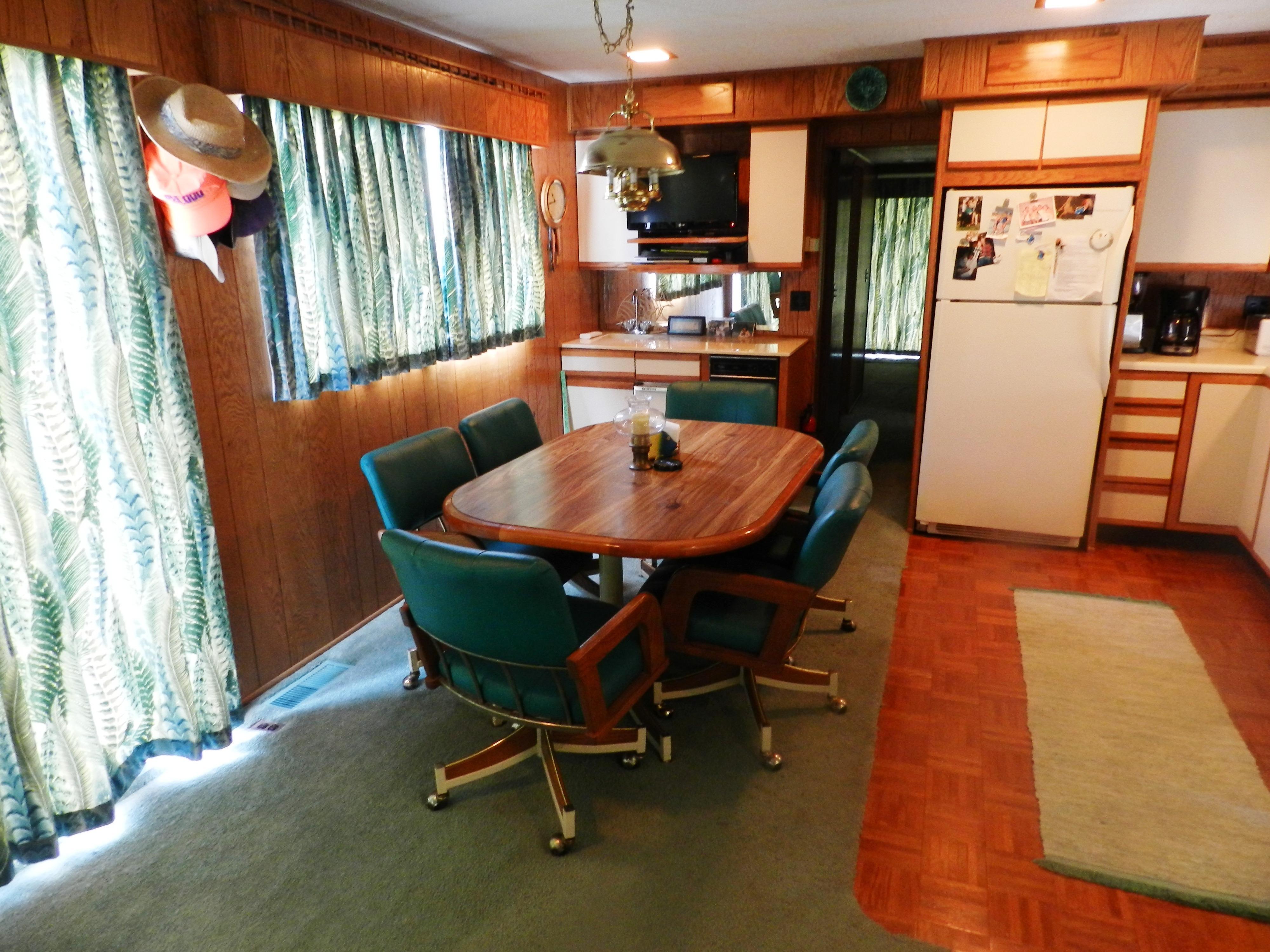 Sumerset 16' x 65' Houseboat, Lake Cumberland