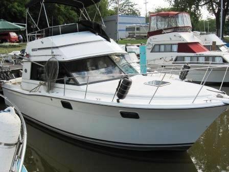 Carver 32 Convertible,
