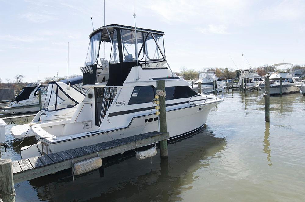 Luhrs 342 Convertible, Middle River