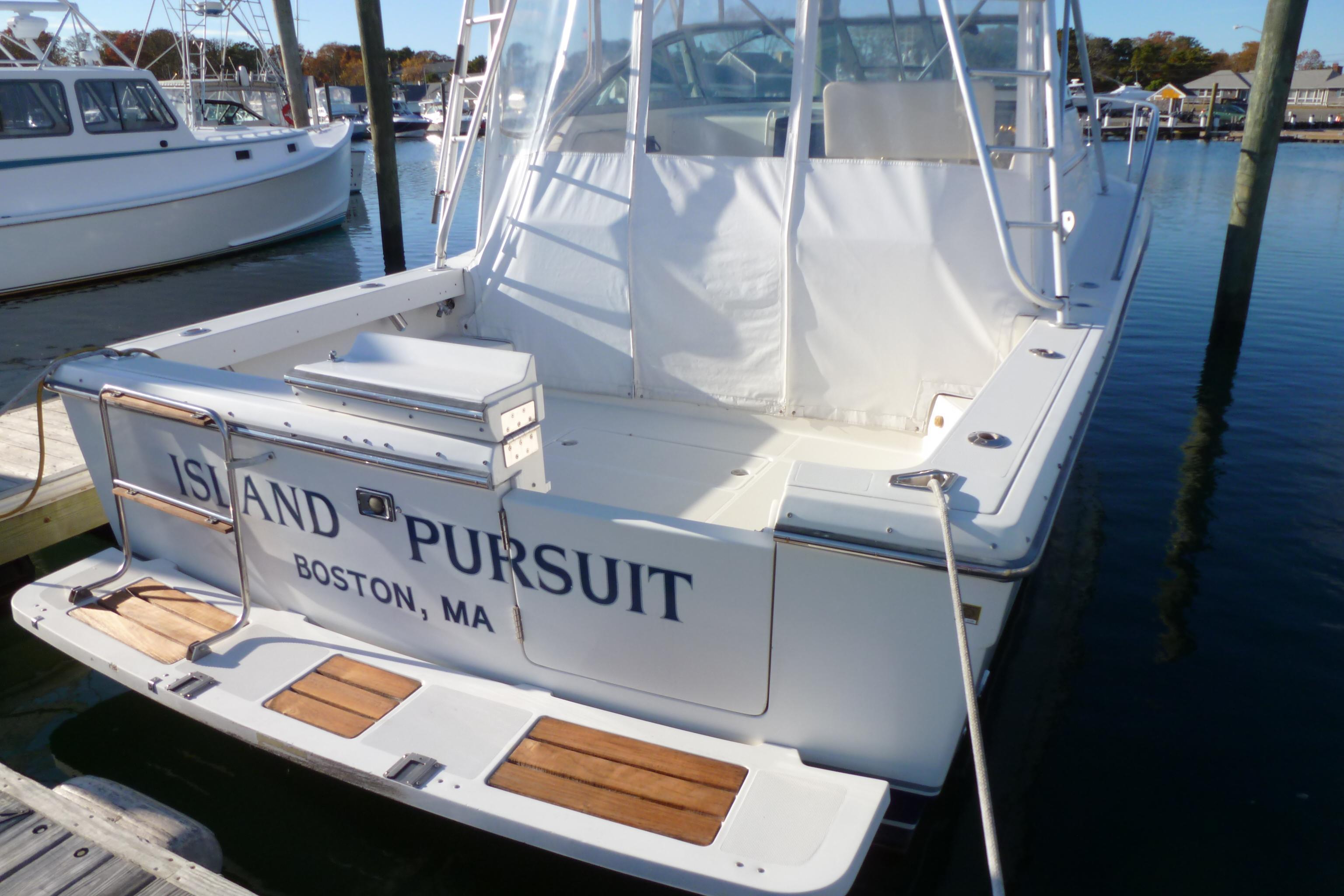Pursuit Tiara 3250 Open with tower, Harwich Port