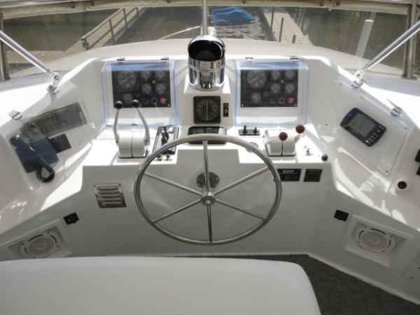 Vantare 64 Cockpit Motor Yacht, Marblehead