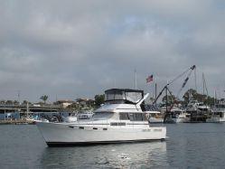 Bayliner 3888 Motoryacht, Long Beach