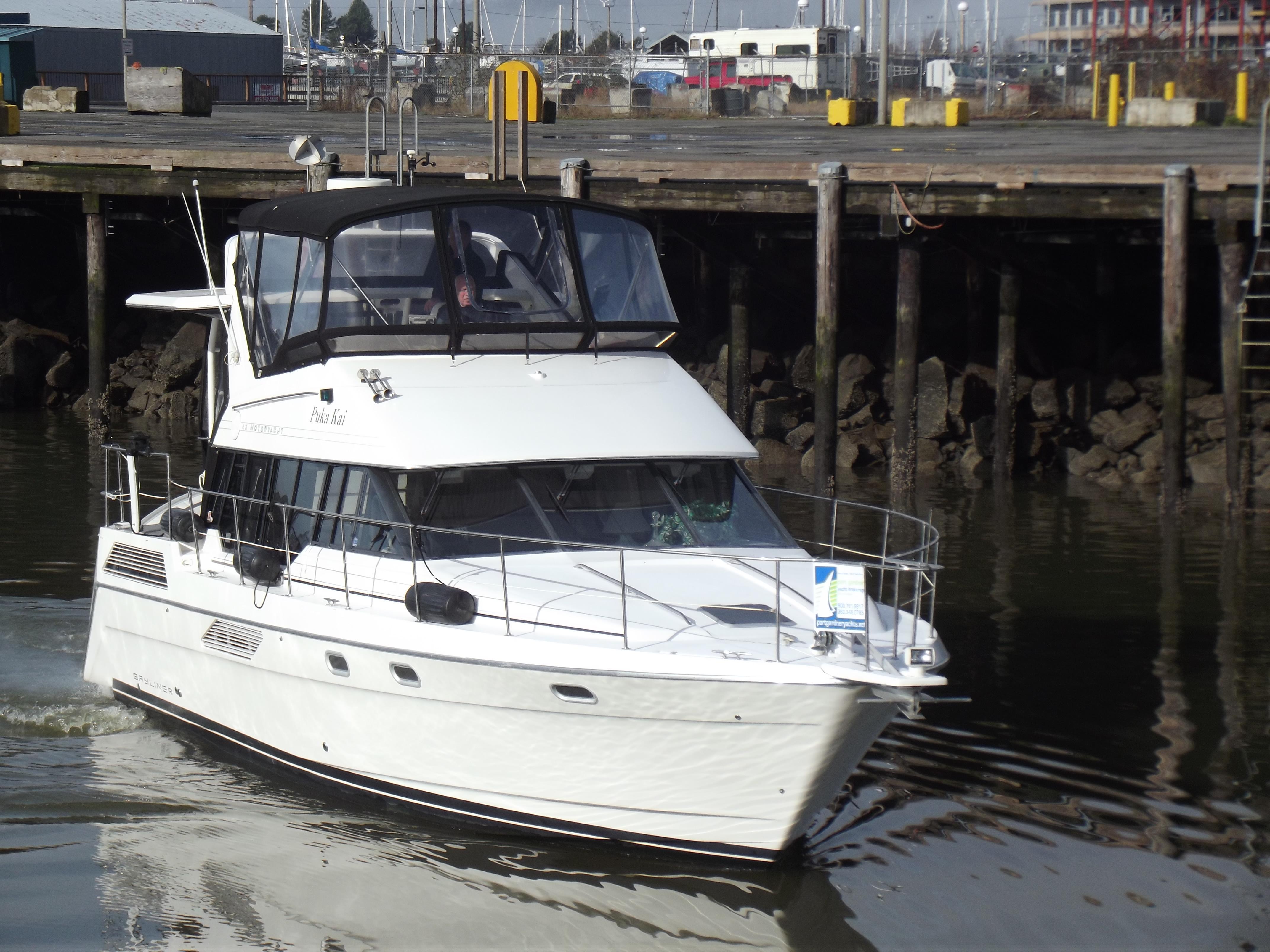 43' Bayliner 4387, Port of Everett Marina