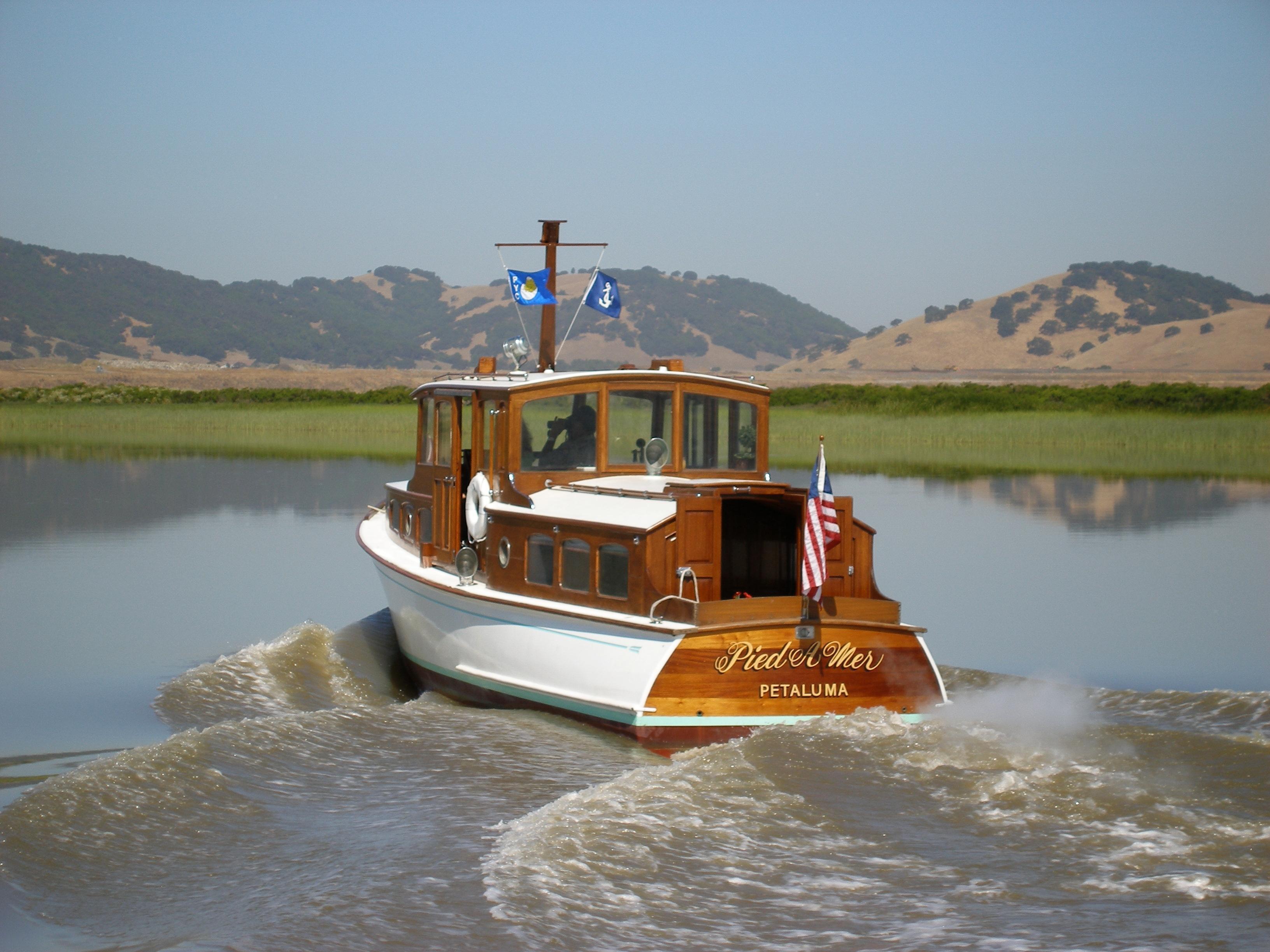 Custom Classic Motoryacht , Napa