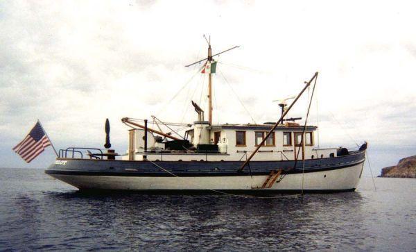 Eldredge-McInnis Tug Converted to Motoryacht,