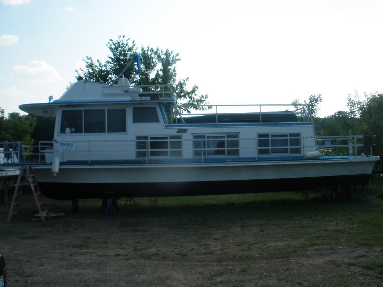 Gibson HOUSEBOAT, Mpls.,St. Paul