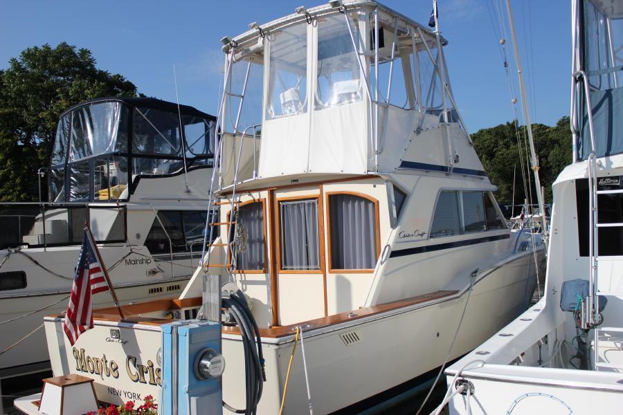 Chris Craft 1974/2002 Commander 360 FB, Greenport