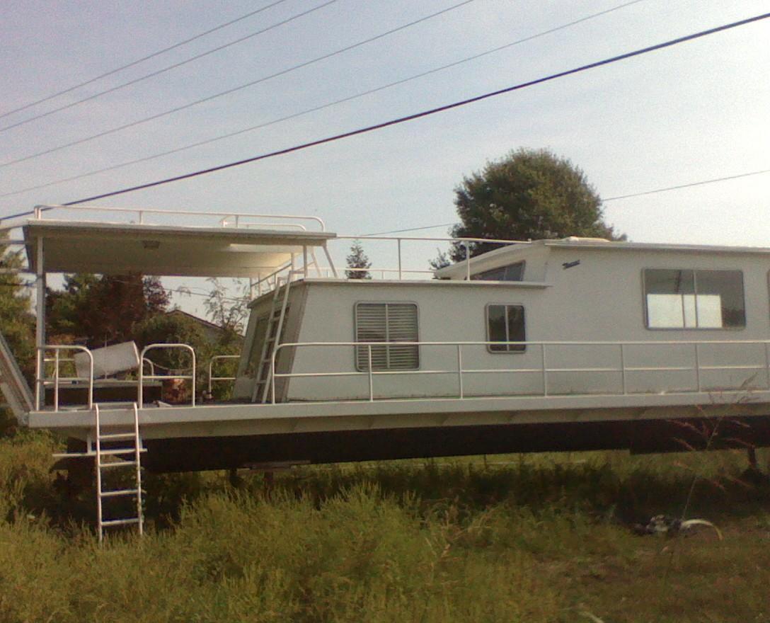 Sumerset Houseboat,