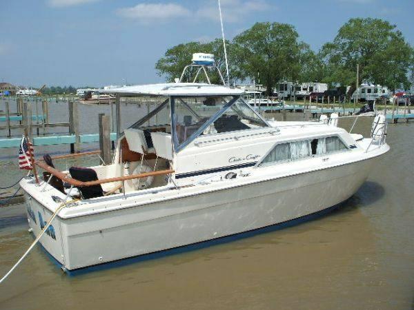 Chris-Craft Catalina 281, Union Hall