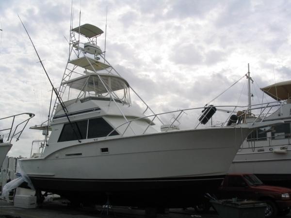 Hatteras Convertible with Tower, Key Largo