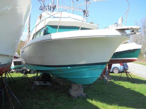 Baha Cruisers 31 flybridge sedan,
