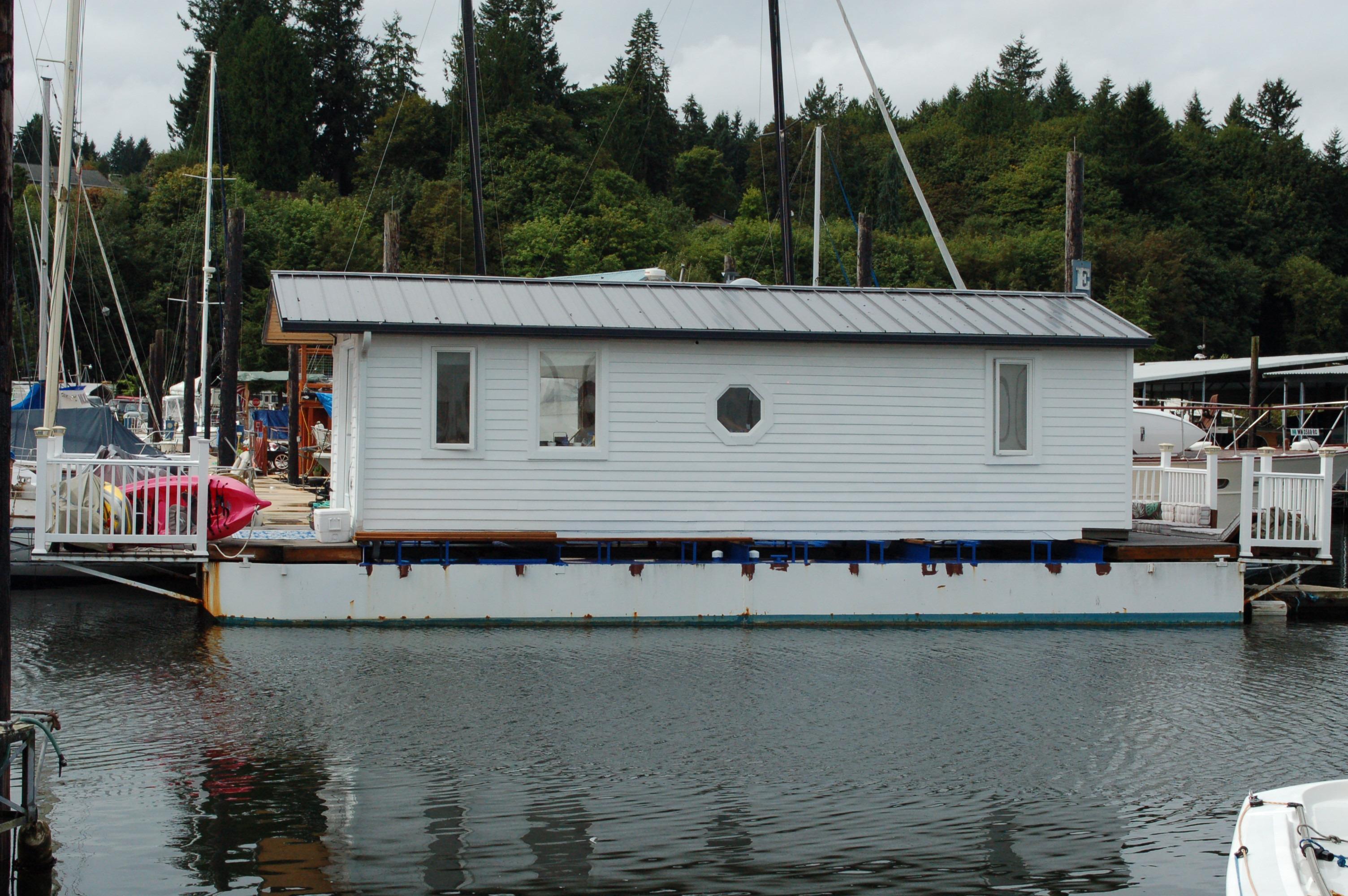 Custom Houseboat, Olympia
