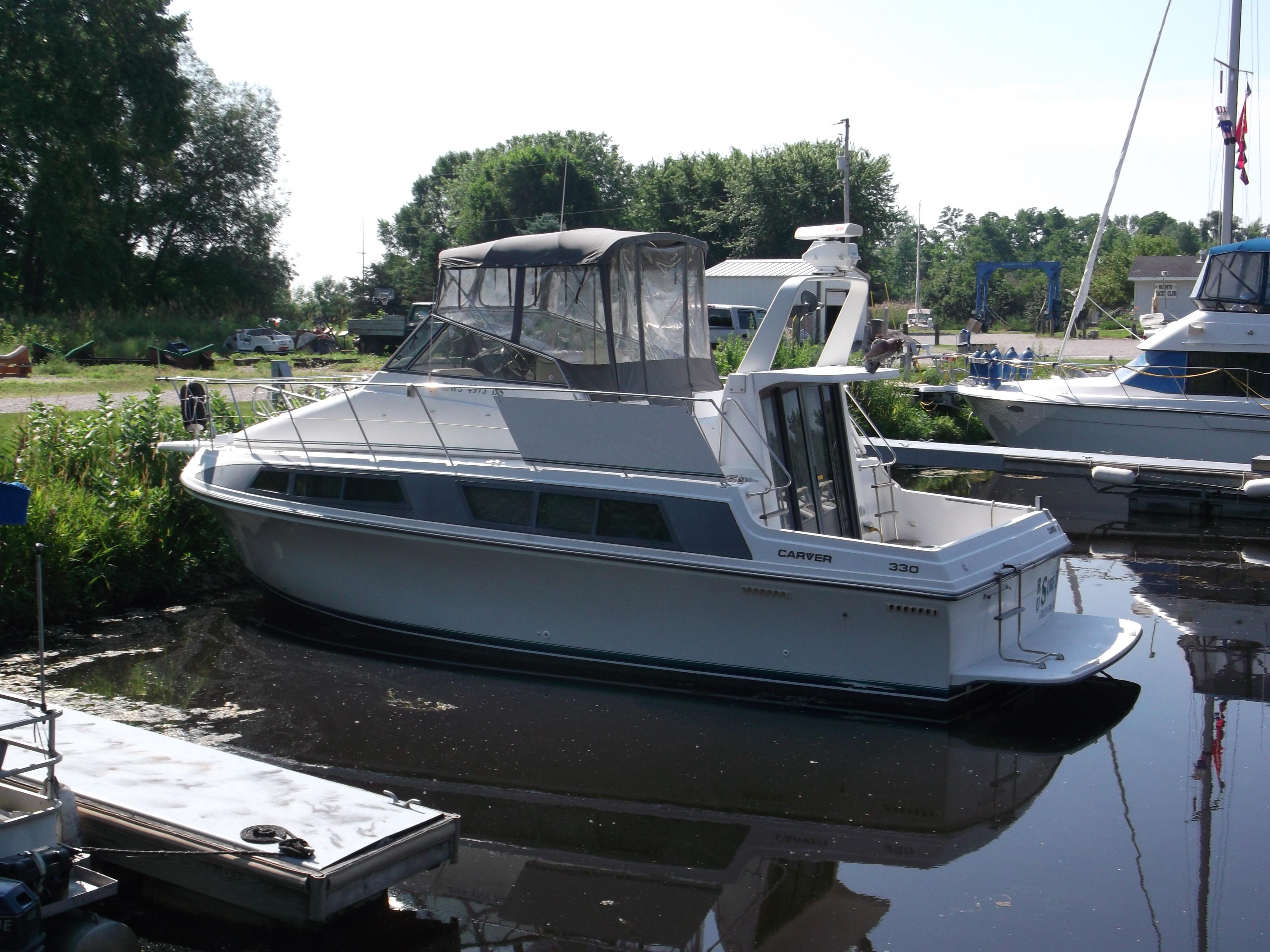 Carver 33' Mariner, Green Bay