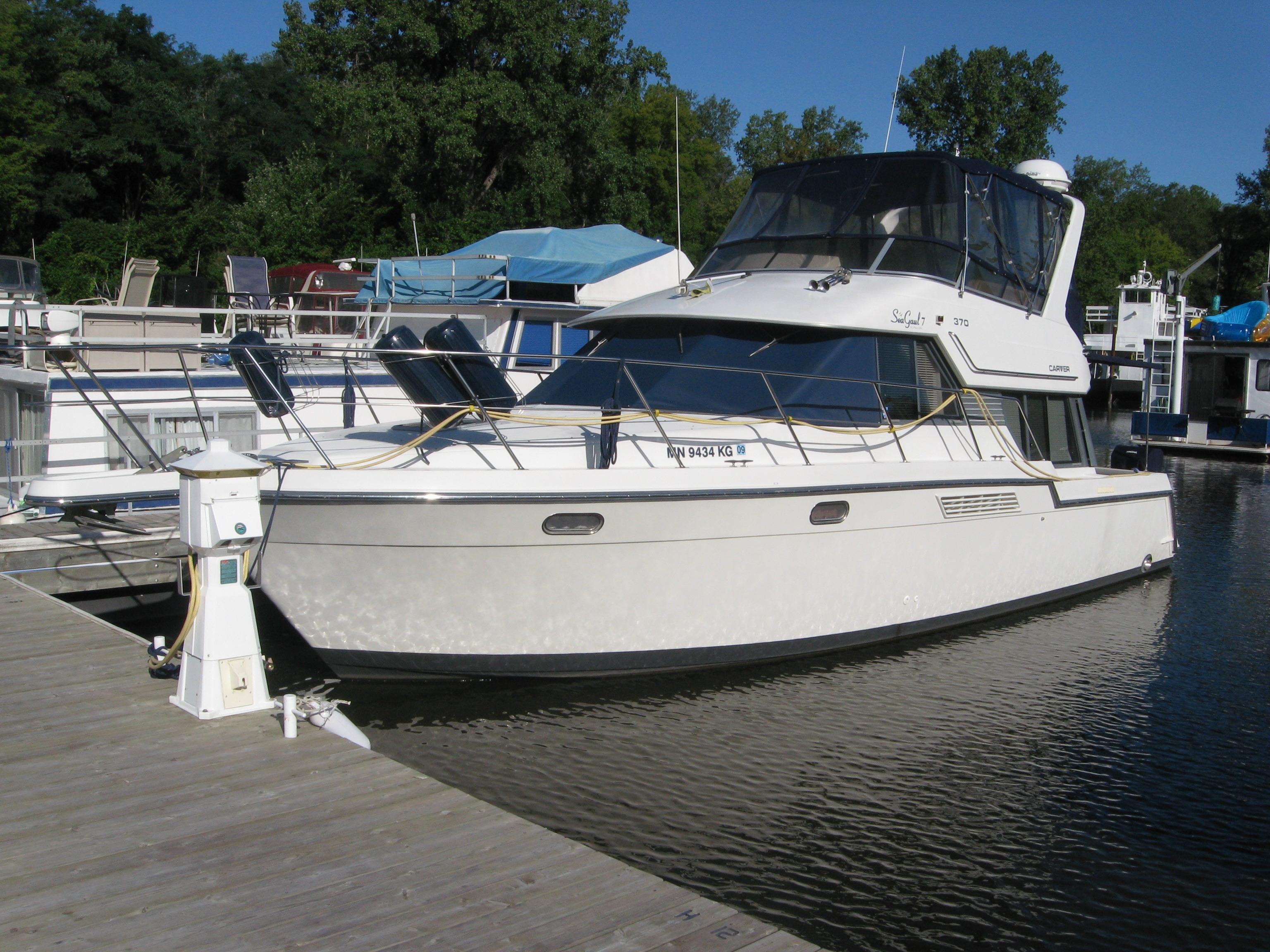 Carver 370 Voyager, Twin Cities