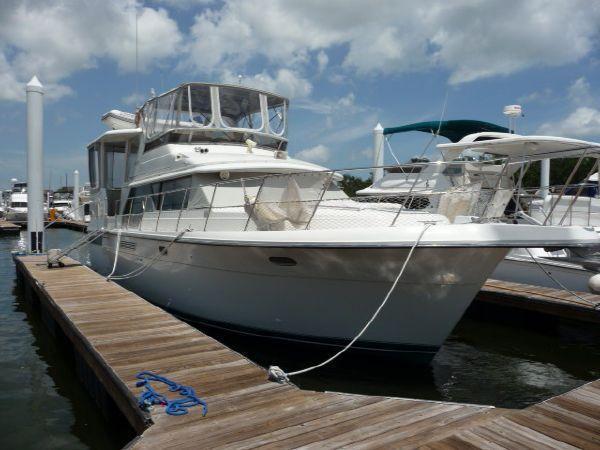 Carver 440 motor yacht, Clearlake