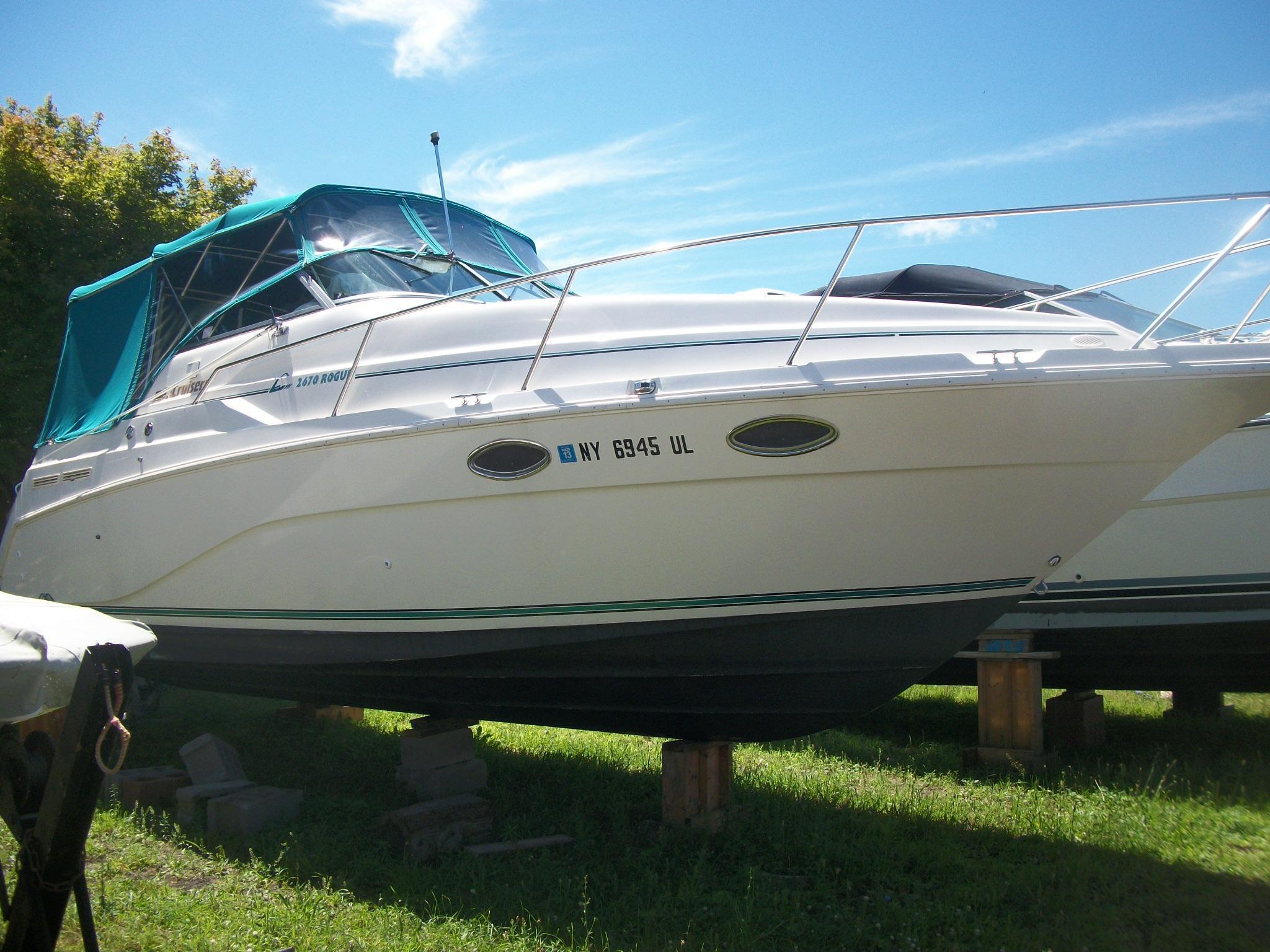 Cruisers Yachts 2670 Rogue, Sodus Point