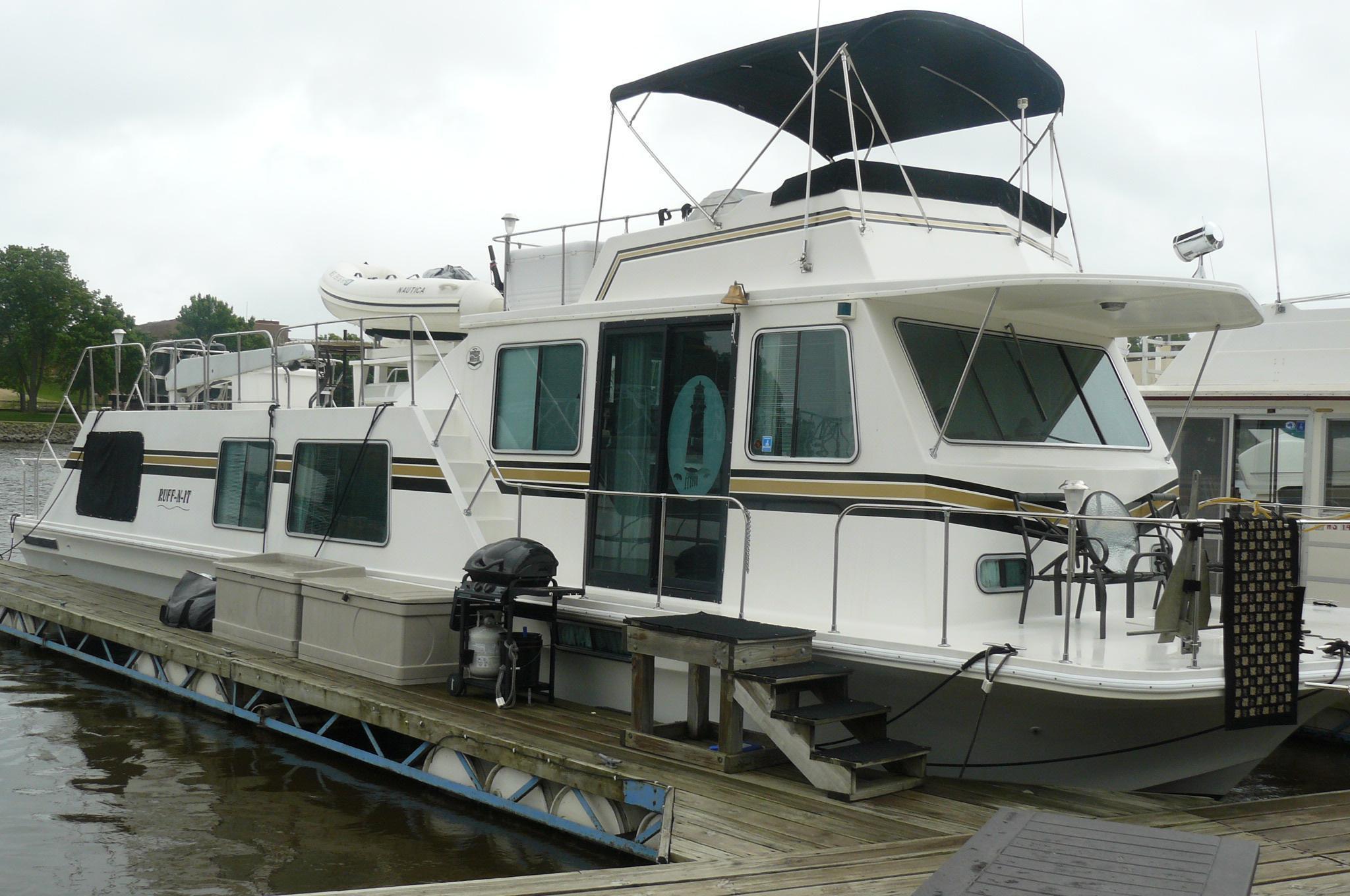 Harbor Master 52 Widebody Houseboat, Red Wing