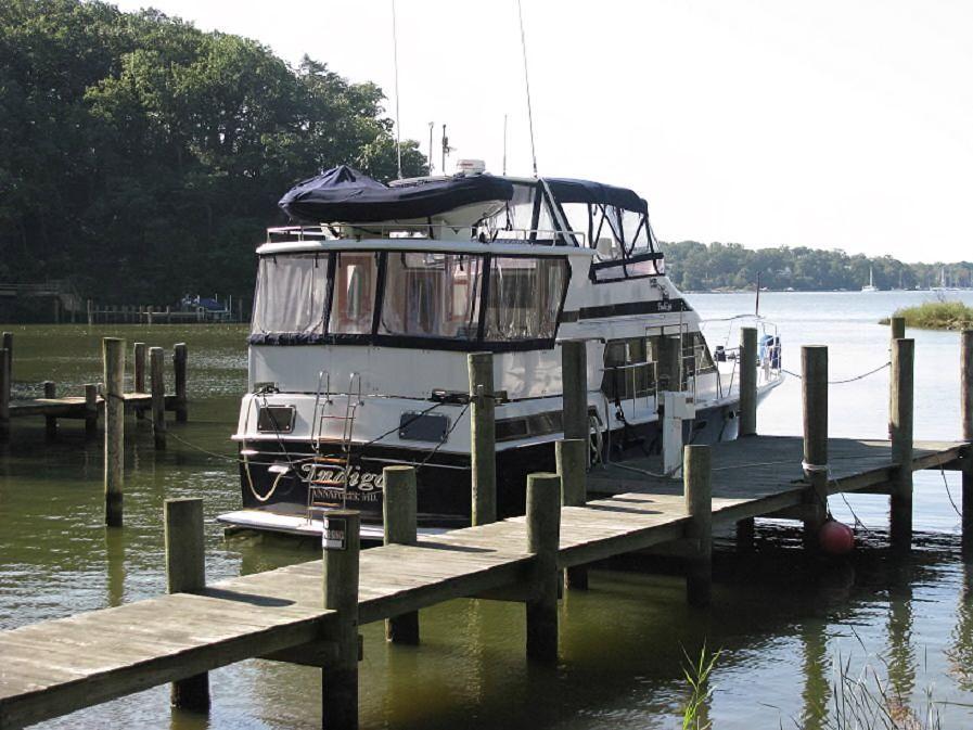 Marine Trading Tradewinds Sundeck Motoryacht - new diesels ... stabilized ... SWEET!, Annapolis