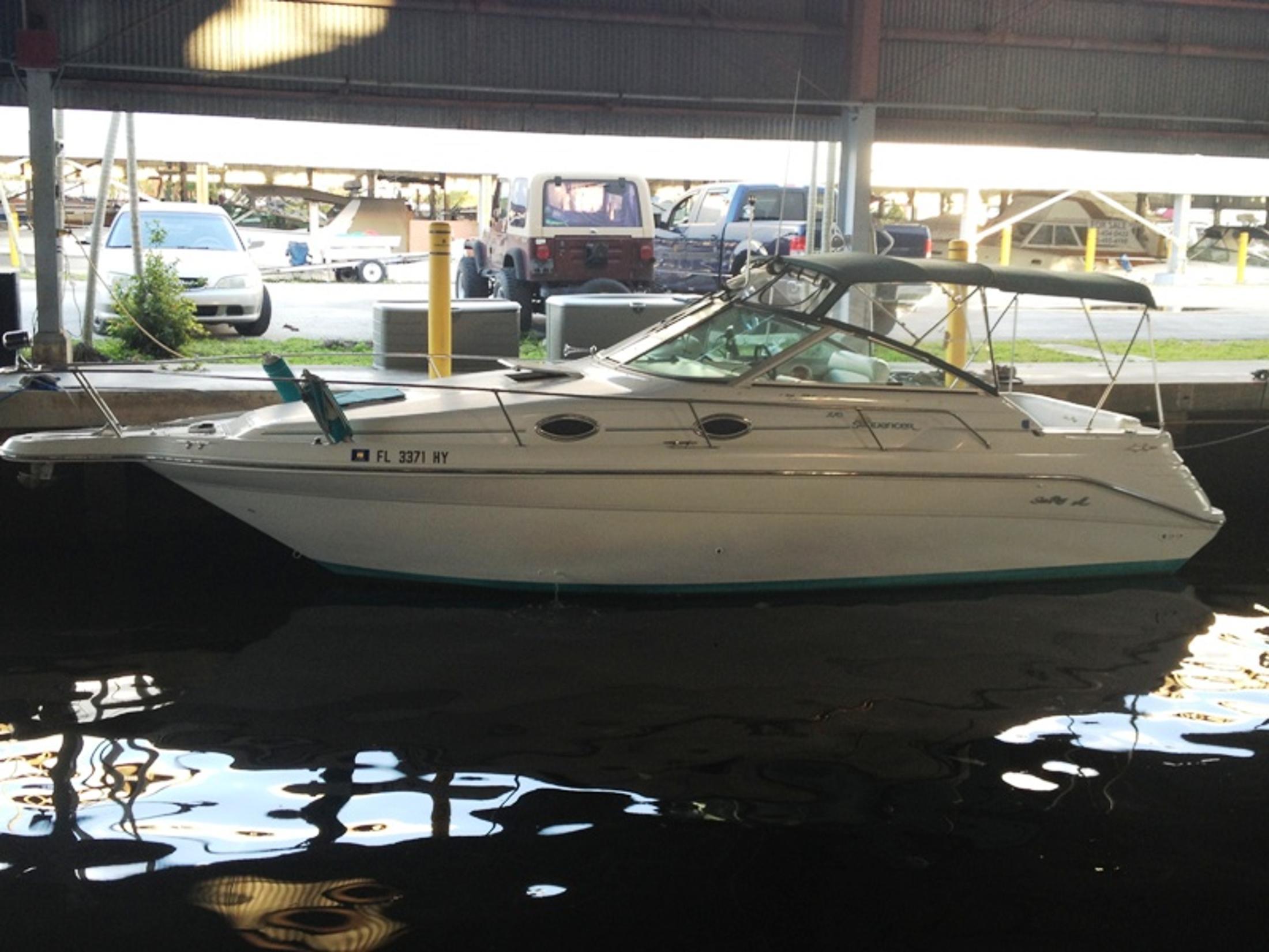 Sea Ray 270 Cruiser, Miami